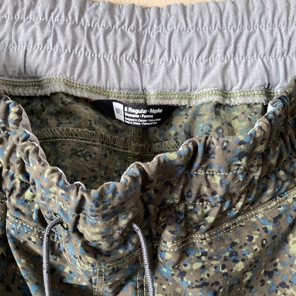 MEC hiking pants - Picture 2 of 9